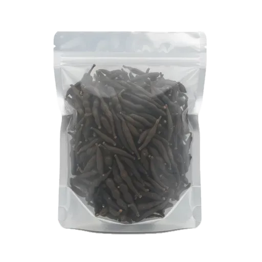 Sachet transparent de Poivre de Guinée entier, idéal pour les amateurs de cuisine africaine recherchant une épice au goût intense et unique.